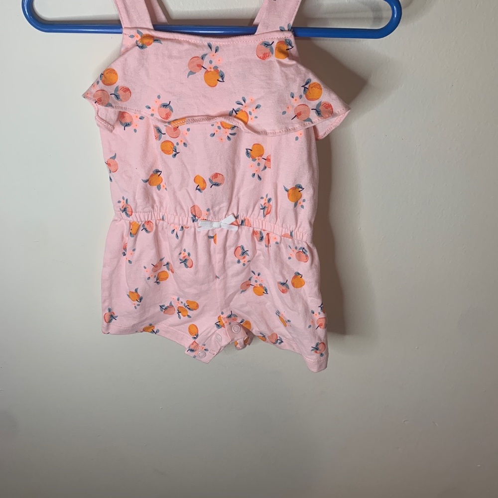 Carter’s romper, 3-6 months